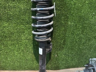 Стойка амортизатора передняя правая Tesla Model 3 2017-2021