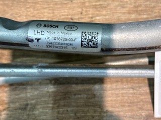 механизм стеклоочистителя (трапеция дворников), ориг. номер 107672500, Tesla Model 3 2017-2021