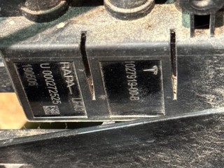 Блок клапанов пневмоподвески, ориг. номер 102791900B, 1027919-00, Tesla Model X 2015-2021
