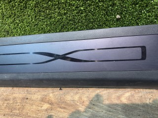 Накладка на порог внутренняя задняя правая, ориг. номер 110514800, Tesla Model X 2015-2021
