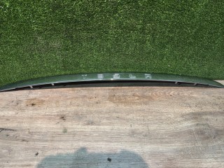 накладка крышки багажника, ориг. номер 104692000, Tesla Model X 1 поколение 2015-2021