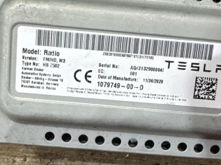 блок радио, ориг. номер 107974900, Tesla Model 3 2017-2021