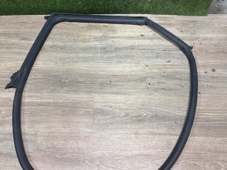 уплотнитель двери задней левой, Tesla Model S 2016-2021