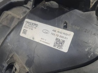 фара правая, ориг. номер 31420006, Volvo V40 2 поколение 2012-2017
