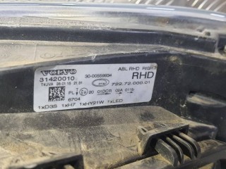 фара правая, ориг. номер 31420006, Volvo V40 2 поколение 2012-2017