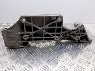 кронштейн генератора, ориг. номер 06A903143P, Volkswagen Golf 4 поколение 1997-2006
