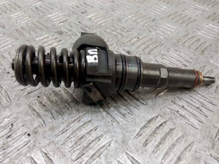 форсунка топливная, ориг. номер 038130073BN, Volkswagen Golf 5 поколение 2003-2009