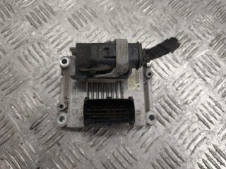 блок управления двигателем Opel Corsa D 2006-2011, 55362622