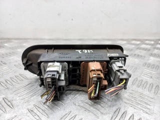 блок управления стеклоподъемниками передней левой, ориг. номер 8200160603, Renault Scenic 2 поколение [рестайлинг] 2006-2009