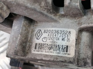генератор, ориг. номер 8200363528, Renault Scenic 2 поколение 2003-2006