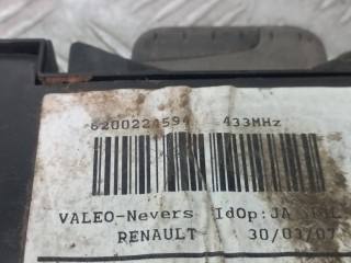 блок считывания ключ-карты, ориг. номер 8200224594, Renault Espace 4 поколение 2002-2006