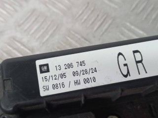 блок предохранителей, ориг. номер 13206745, Opel Zafira B 2005-2008