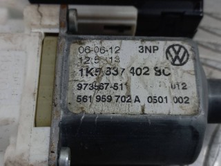 моторчик стеклоподъемника передний левый, ориг. номер 1K5837402BC, Volkswagen Passat B7 2011-2015