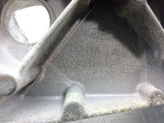 кронштейн генератора, ориг. номер 98FF10239BE, Ford Focus 1 поколение 1998-2001