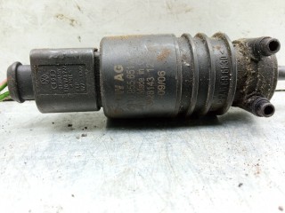 насос (моторчик) омывателя стекла, ориг. номер 1T0955651A, Volkswagen Caddy 3 поколение 2004-2010