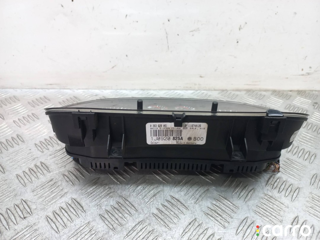 панель приборов (щиток) Volkswagen Golf 4 поколение 1997-2006, левый руль, 1J0920825A, фото 3