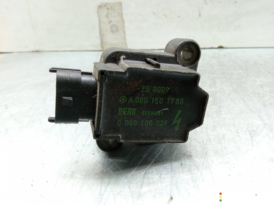 A0001501780 катушка зажигания Mercedes-Benz C W203 2001г. - фото №3