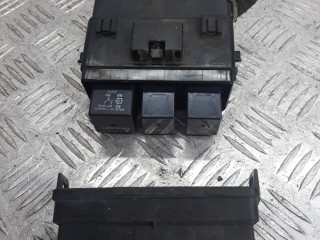 блок реле Mitsubishi Outlander 1 поколение 2002-2009
