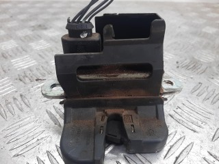 замок багажника, ориг. номер 3C9827645A, Volkswagen Golf 5 поколение 2003-2009