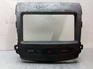 консоль салона, ориг. номер H45ZGO211, Mitsubishi Outlander 1 поколение 2002-2009