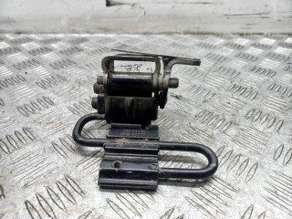 петля двери задней правой Volkswagen Passat B5 1996-2001, 3B4833412C