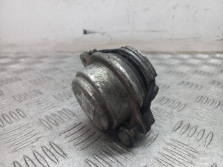подушка крепления КПП Audi A6 C6 2004-2008, 4B0399151M