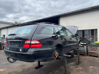 Mercedes-Benz E W211 2004г. 2.2 л. - фото №2