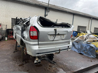Opel Zafira A [рестайлинг] 2003г. 2.2 л., Y 22 DTR - фото №3