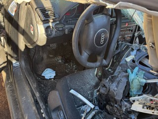 Автомобиль, с которого снята деталь
