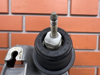 Подушка двигателя правая, ориг. номер 41022AJ030, Subaru Legacy BM9 2009-2013