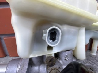 Главный тормозной цилиндр, ориг. номер 5175093AA, Jeep Compass 1 2006-2010
