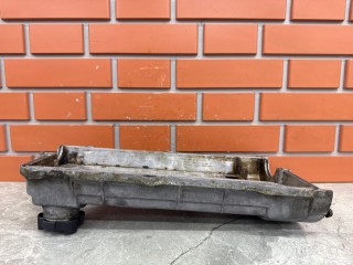 Клапанная крышка левая, ориг. номер 2241037101, Hyundai Santa Fe SM 2000-2004