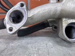Корпус термостата, ориг. номер 2562037350, Hyundai Santa Fe SM 2000-2004
