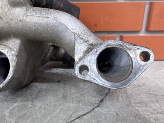 Корпус термостата, ориг. номер 2562037350, Hyundai Santa Fe SM 2000-2004