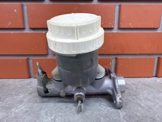Главный тормозной цилиндр, ориг. номер MR235861, Mitsubishi Montero Sport K96W 1996-2000