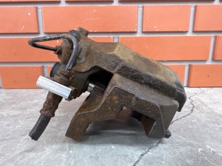 Суппорт передний правый, ориг. номер 7701049092, Renault laguna 2 2001-2005