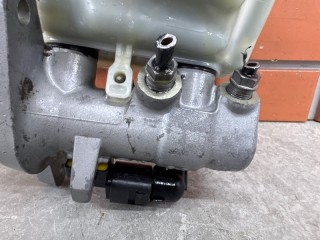Главный тормозной цилиндр, ориг. номер 3C1614019E, Volkswagen Passat B6 2005-2010