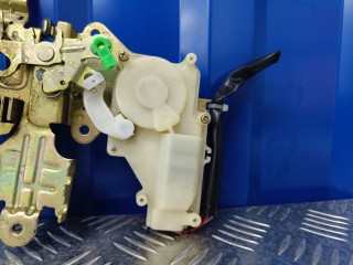 Замок задний правый, ориг. номер L08172380G, Mazda MPV 2 1999-2003