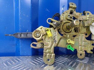 Замок задний правый, ориг. номер L08172380G, Mazda MPV 2 1999-2003