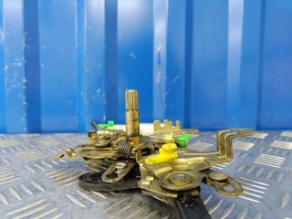 Замок задний правый, ориг. номер L08172380G, Mazda MPV 2 1999-2003