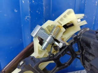 Замок передний правый, ориг. номер 813202B030, Hyundai Santa Fe 2 CM 2005-2010