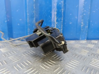 Замок передний правый, ориг. номер GD7B58310A, Mazda 626 GF 1997-1999