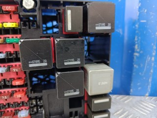 Блок предохранителей под капот, ориг. номер 6N1T14401AGF, Ford Fusion 1 2005-2012