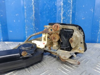 Замок задний правый, ориг. номер 30021398, Chevrolet Tracker 2 1998-2004