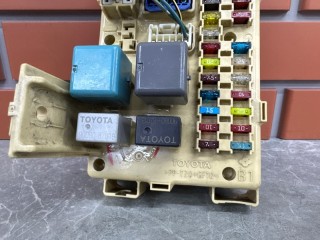 Блок предохранителей в салон, ориг. номер 8273005040, Toyota Avensis T250 2003-2006