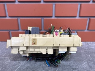 Блок предохранителей в салон, ориг. номер 8273005040, Toyota Avensis T250 2003-2006