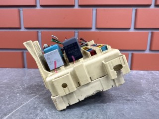 Блок предохранителей в салон, ориг. номер 8273005040, Toyota Avensis T250 2003-2006