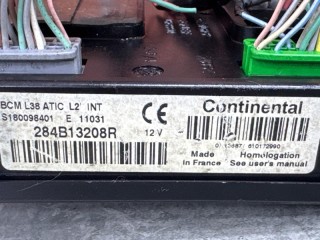 Блок предохранителей в салон, ориг. номер 284B12059R, Renault Megane 3 2008-2014