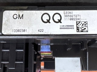 Блок предохранителей в салон задний, ориг. номер 13302301, Opel Astra J 2009-2012