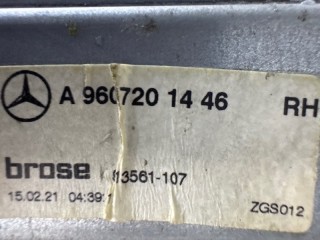 Стеклоподъемник передний правый, ориг. номер A9607201446, Камаз К5 54901 1